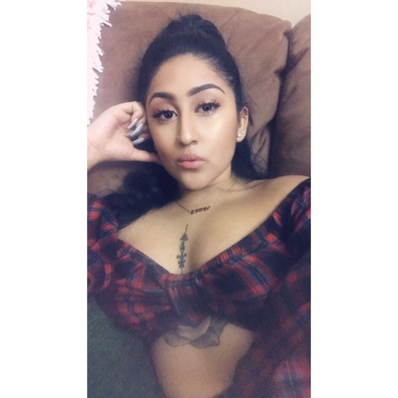 Meet your Posher, Christina - Picture 3 of 4